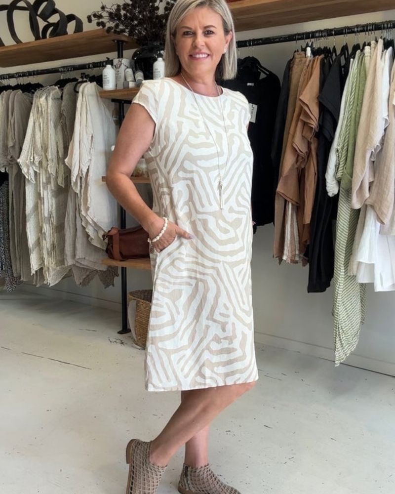 Nelia – Kleid mit Rundhalsausschnitt und Muster