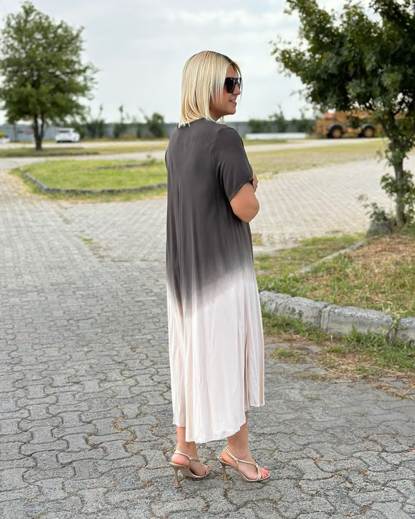 Liora™ – Lässiges Kleid mit sanftem Farbverlauf