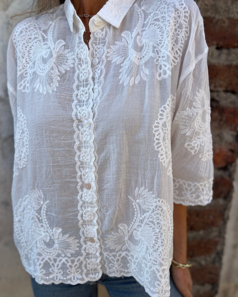 IAREL - CHIC KANTEN GEBORDUROTE BLUSE