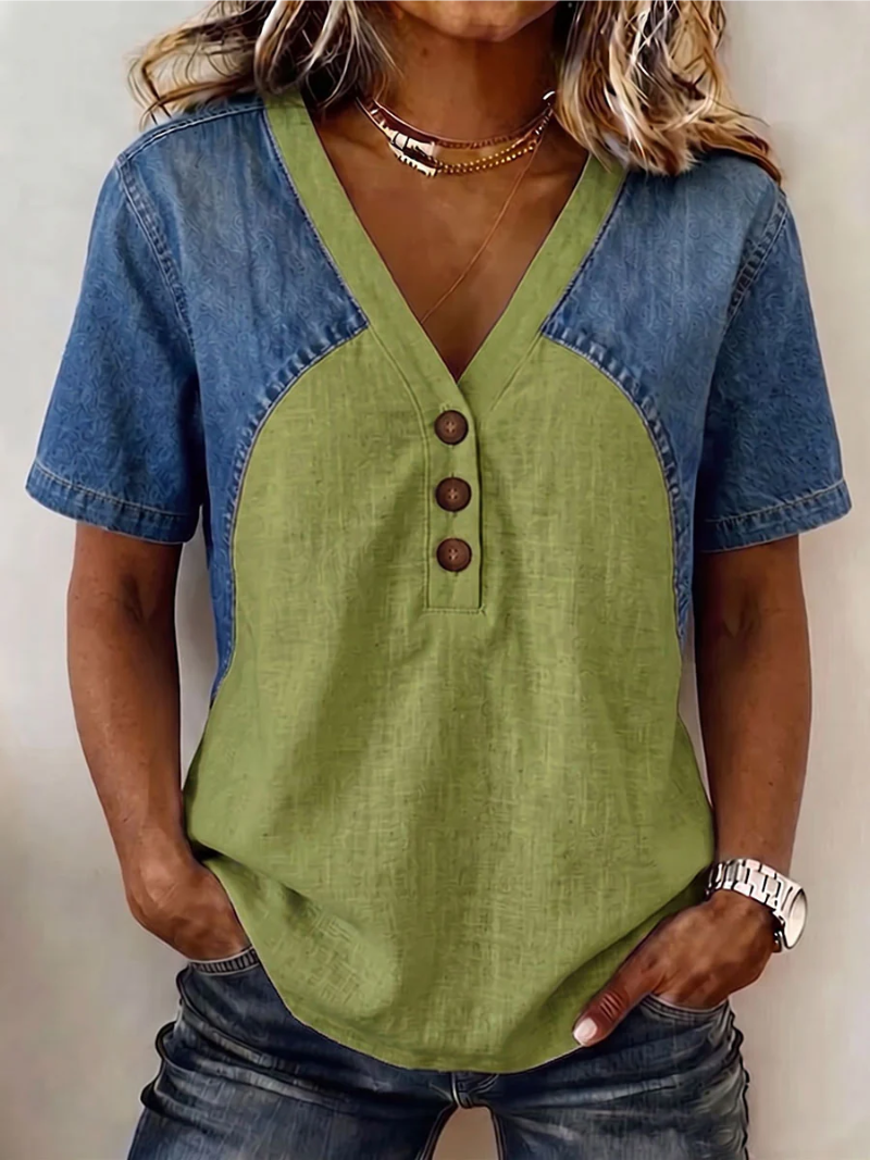 Romy – Bluse mit V-Ausschnitt und Knopfverschluss